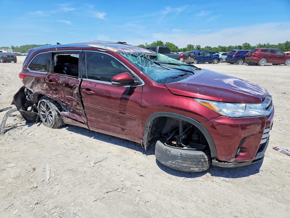 55582596 :رقم المزاد ، 5TDJZRFH6JS851293 vin ، 2018 Toyota Highlander مزاد بيع