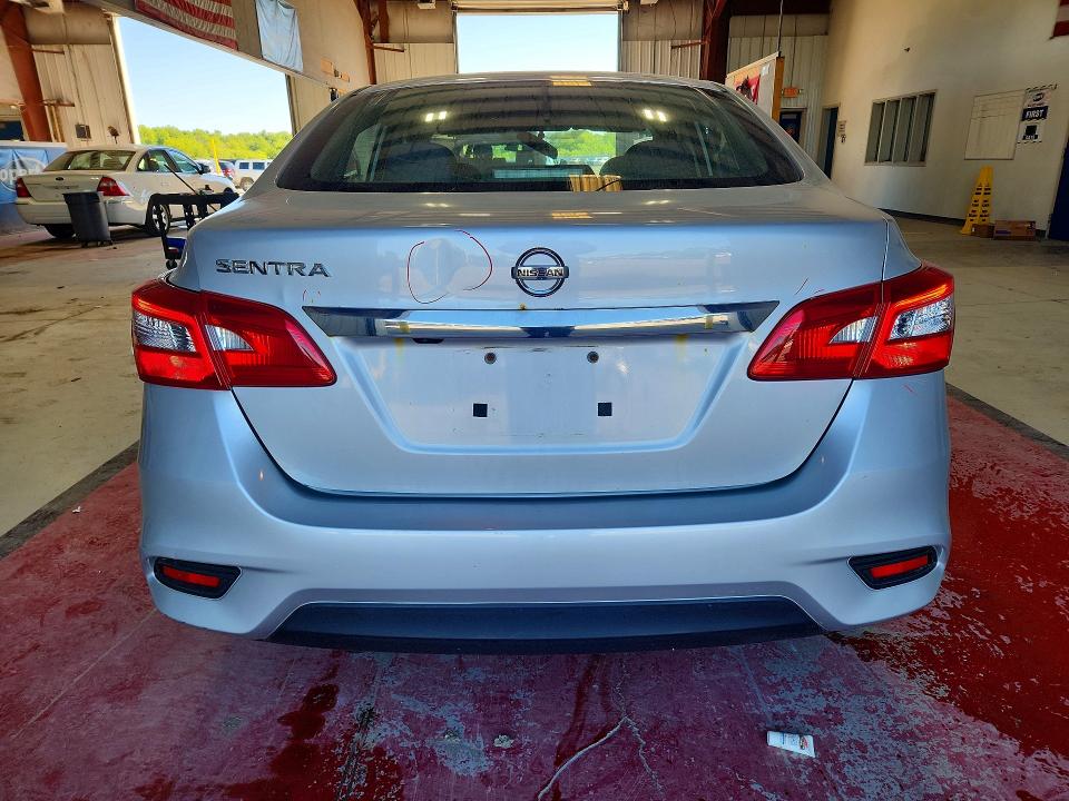 55868906 :رقم المزاد ، 3N1AB7AP2JY337041 vin ، 2018 Nissan Sentra مزاد بيع