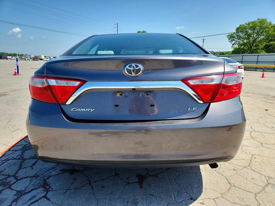 56777086 :رقم المزاد ، 4T1BF1FK7HU353583 vin ، 2017 Toyota Camry مزاد بيع