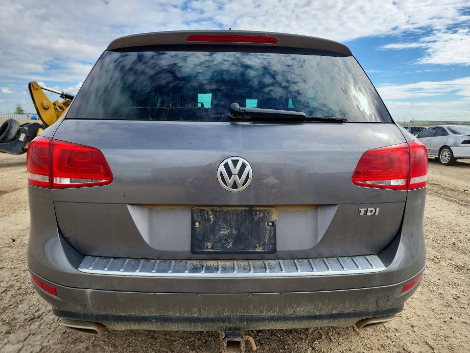 2011 Volkswagen Touareg მანქანა იყიდება აუქციონზე, vin: WVGFK9BP6BD002006, აუქციონის ნომერი: 57735176