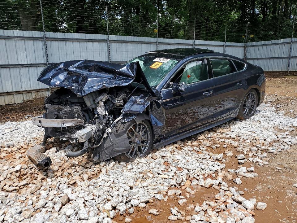 57942666 :رقم المزاد ، WAUENCF59JA015102 vin ، 2018 Audi A5 مزاد بيع