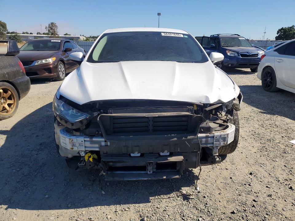 58491846 :رقم المزاد ، 3FA6P0LU8JR232650 vin ، 2018 Ford Fusion مزاد بيع