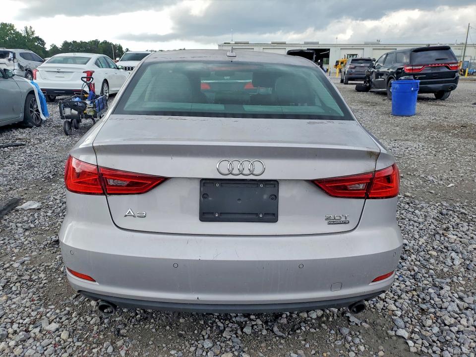 Продажа на аукционе авто 2015 Audi A3, vin: WAUEFGFF3F1081228, номер лота: 57778136