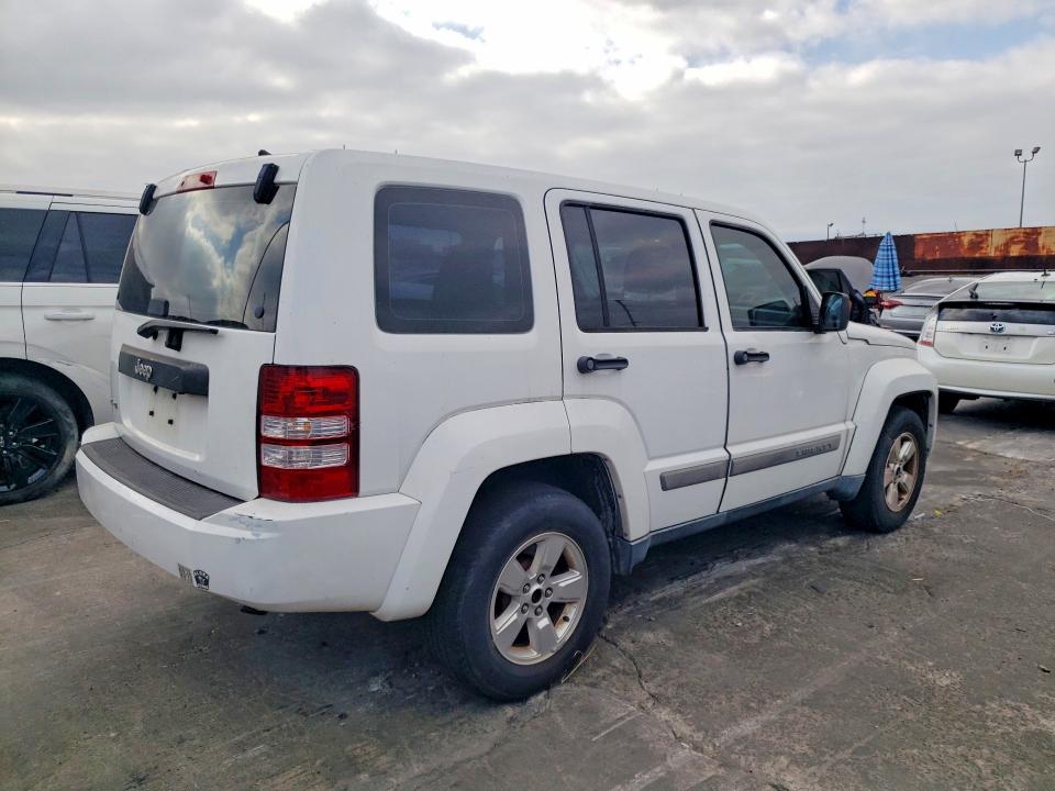 58912616 :رقم المزاد ، 1J4PN2GK3BW568532 vin ، 2011 Jeep Liberty مزاد بيع