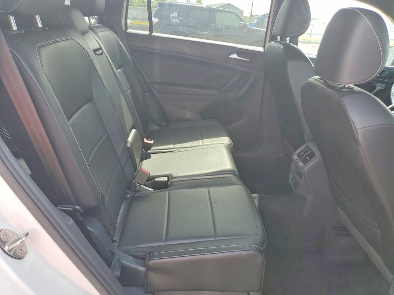 55143016 :رقم المزاد ، 3VV2B7AX5MM106231 vin ، 2021 Volkswagen Tiguan مزاد بيع