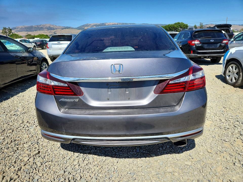 57021216 :رقم المزاد ، 1HGCR2F34HA256360 vin ، 2017 Honda Accord مزاد بيع