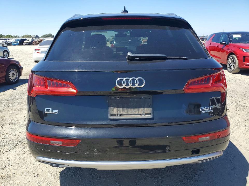 58770106 :رقم المزاد ، WA1BNAFY8J2206793 vin ، 2018 Audi Q5 مزاد بيع