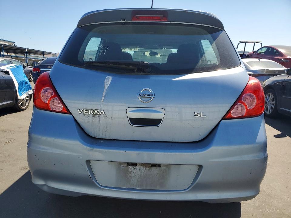 57599726 :رقم المزاد ، 3N1BC1CP4BL511640 vin ، 2011 Nissan Versa مزاد بيع