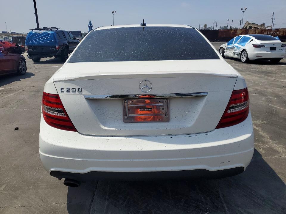 2013 Mercedes-benz C მანქანა იყიდება აუქციონზე, vin: WDDGF4HB7DA827901, აუქციონის ნომერი: 56148476