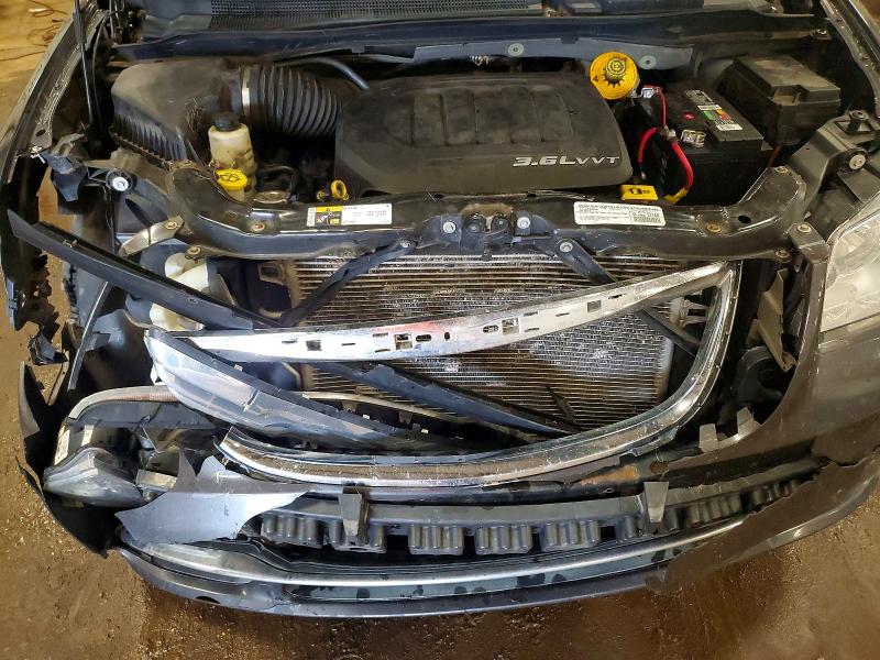 2015 Chrysler Town & Country მანქანა იყიდება აუქციონზე, vin: 2C4RC1CG0FR590485, აუქციონის ნომერი: 55978896