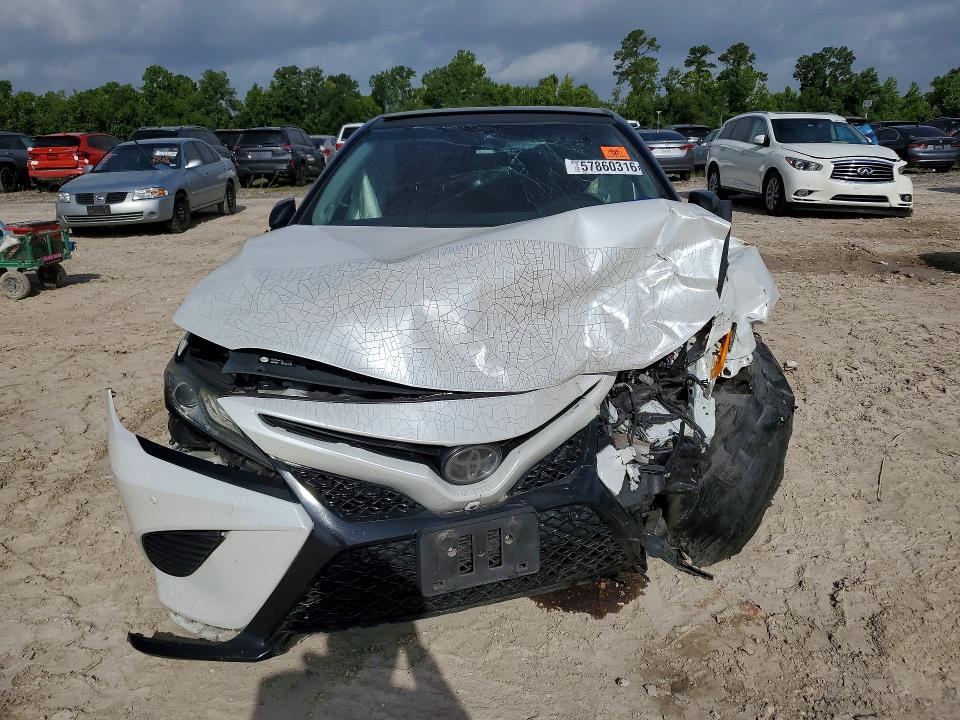 Продаж на аукціоні авто 2018 Toyota Camry, vin: 4T1BZ1HK4JU011647, номер лоту: 57860316
