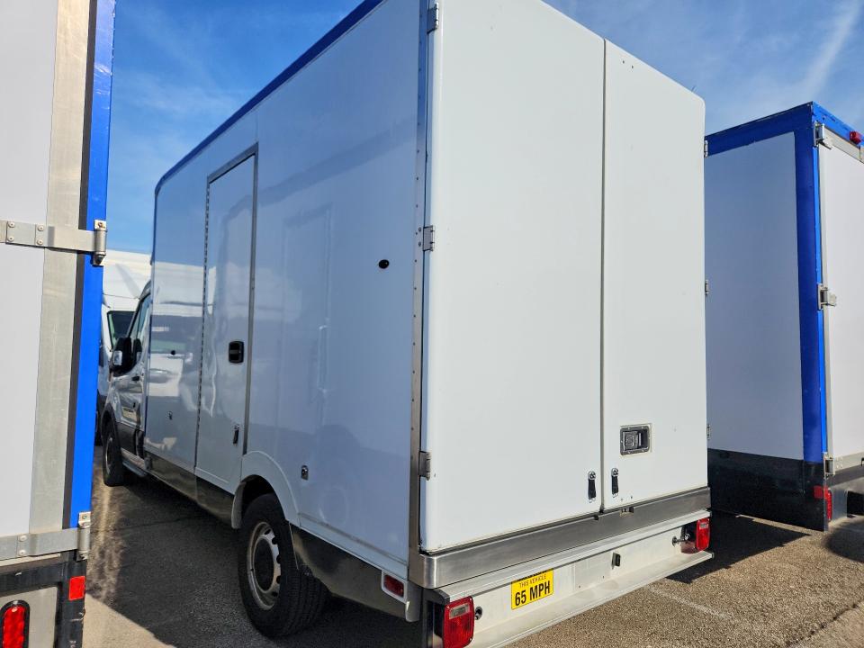 55606196 :رقم المزاد ، 1FDBW5Z82LKB30329 vin ، 2020 Ford Transit مزاد بيع