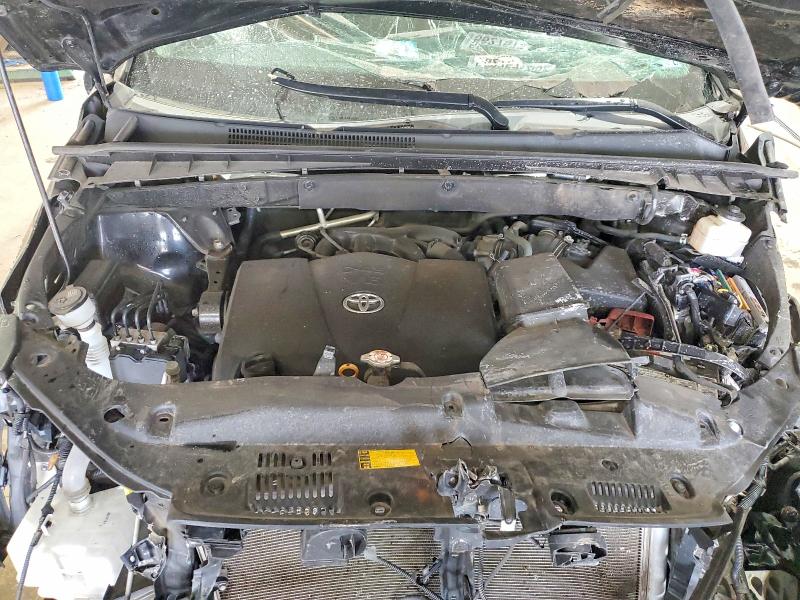 56275736 :رقم المزاد ، 5TDBZRFH1JS828959 vin ، 2018 Toyota Highlander مزاد بيع