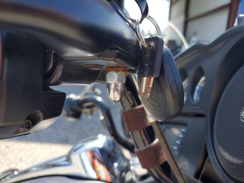 2015 Harley-davidson Flhx მანქანა იყიდება აუქციონზე, vin: 1HD1KBM14FB687881, აუქციონის ნომერი: 57695406