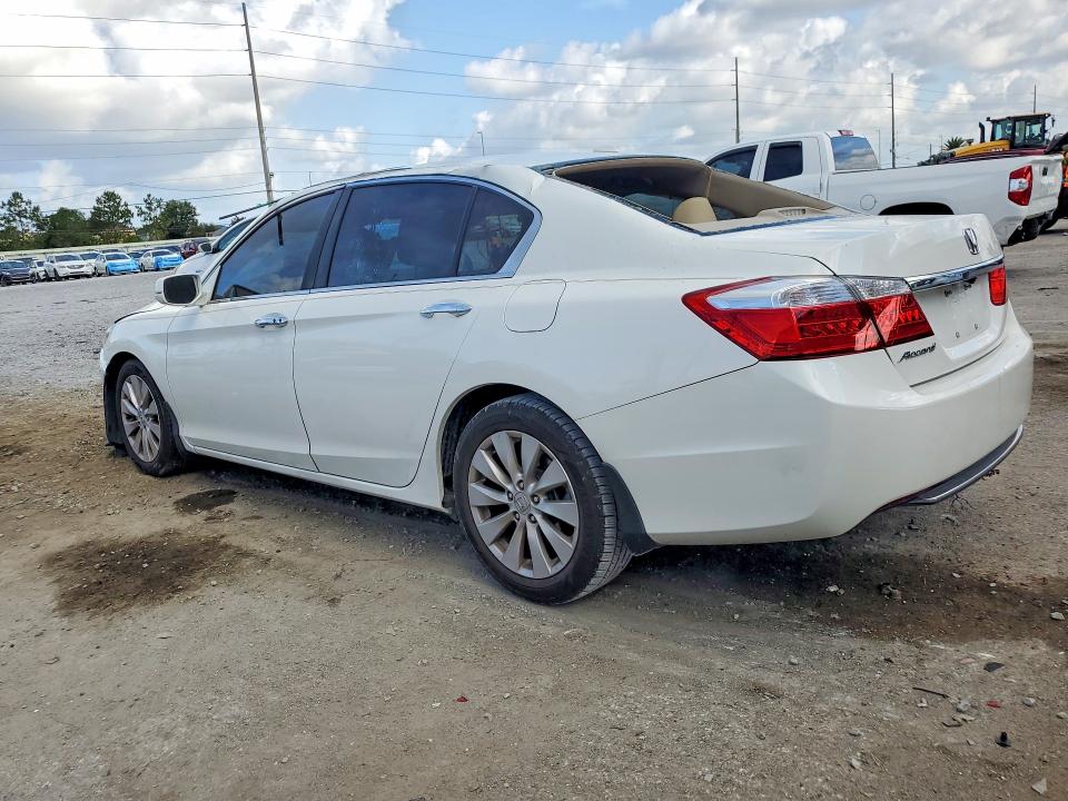 57316856 :رقم المزاد ، 1HGCR2F80FA172769 vin ، 2015 Honda Accord مزاد بيع