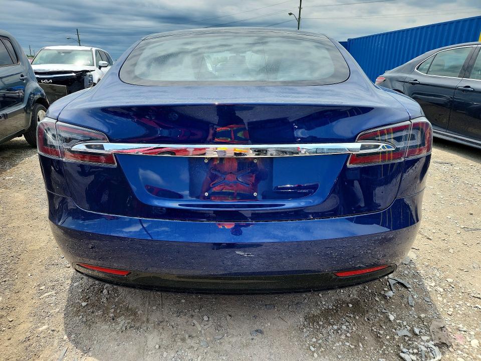 58798696 :رقم المزاد ، 5YJSA1E20HF213260 vin ، 2017 Tesla Model S مزاد بيع