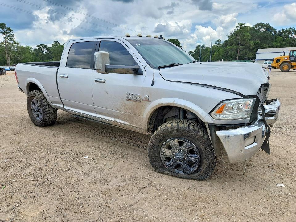56670086 :رقم المزاد ، 3C6UR5FL2JG241889 vin ، 2018 Ram 2500 مزاد بيع