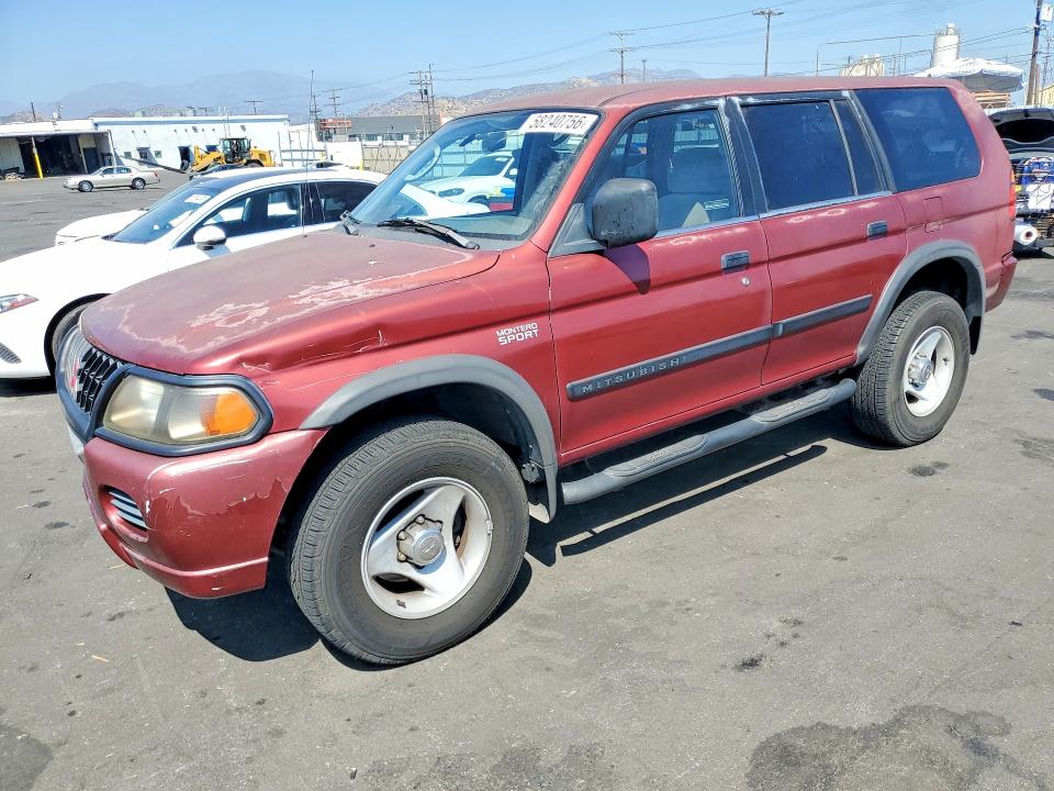 58240756 :رقم المزاد ، JA4LS31H9YP055508 vin ، 2000 Mitsubishi Montero مزاد بيع