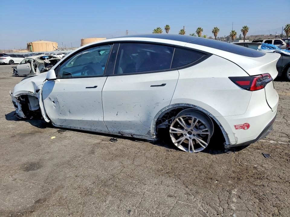 2024 Tesla Model Y მანქანა იყიდება აუქციონზე, vin: 7SAYGAEE4RF048305, აუქციონის ნომერი: 58650216