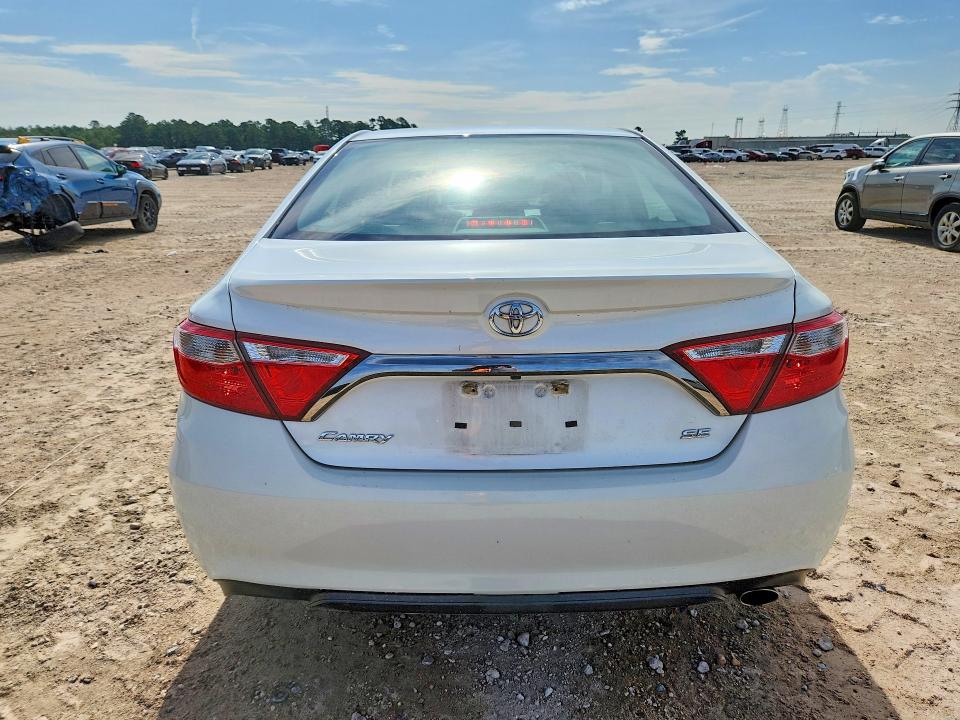 55913616 :رقم المزاد ، 4T1BF1FKXHU287191 vin ، 2017 Toyota Camry مزاد بيع