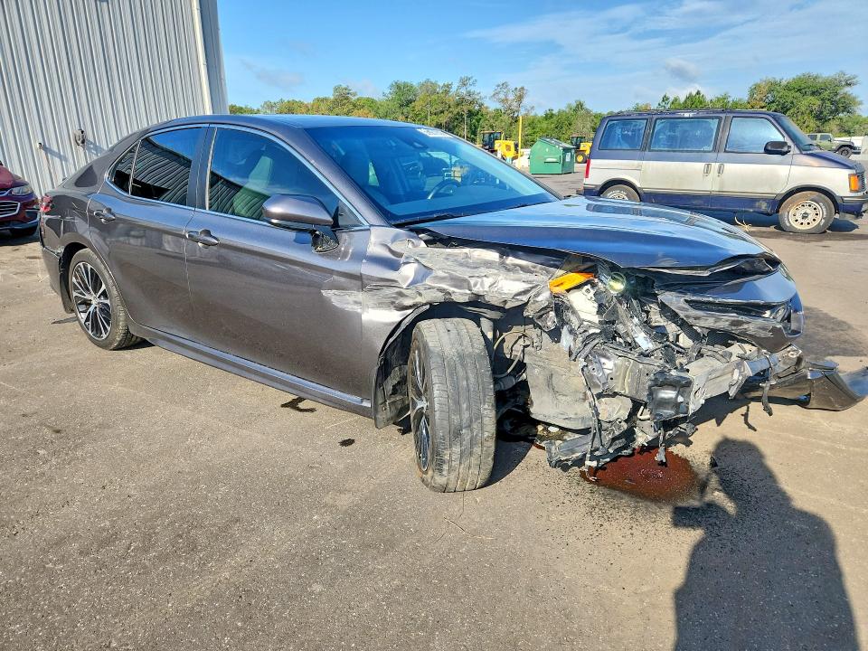 56961826 :رقم المزاد ، 4T1B11HK9KU802975 vin ، 2019 Toyota Camry مزاد بيع