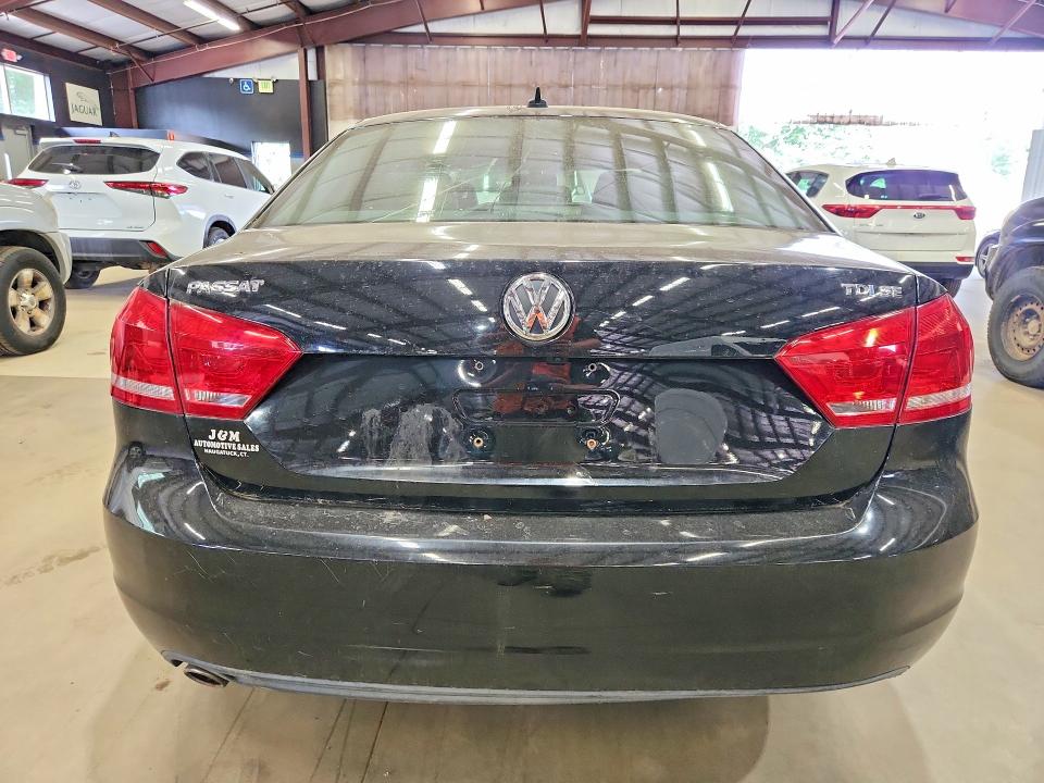 57208986 :رقم المزاد ، 1VWBN7A33EC058490 vin ، 2014 Volkswagen Passat مزاد بيع