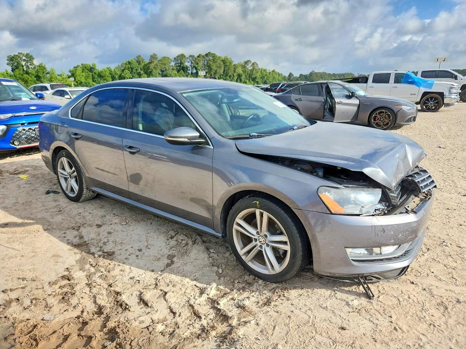 56723186 :رقم المزاد ، 1VWBM7A32CC047223 vin ، 2012 Volkswagen Passat مزاد بيع