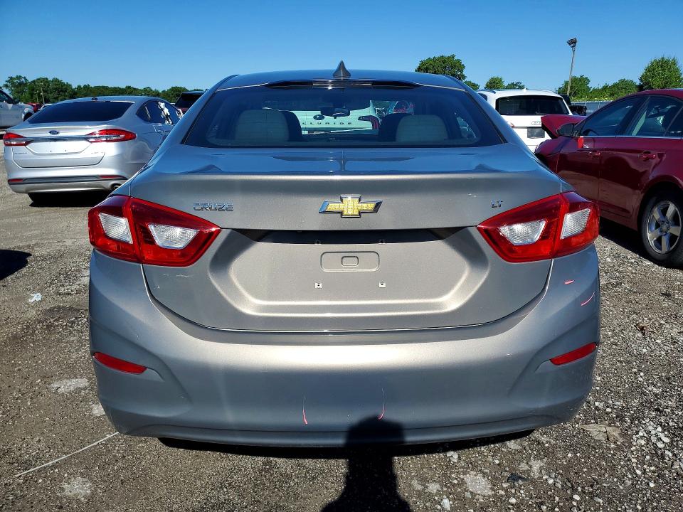 2017 Chevrolet Cruze მანქანა იყიდება აუქციონზე, vin: 1G1BE5SMXH7132394, აუქციონის ნომერი: 56844866