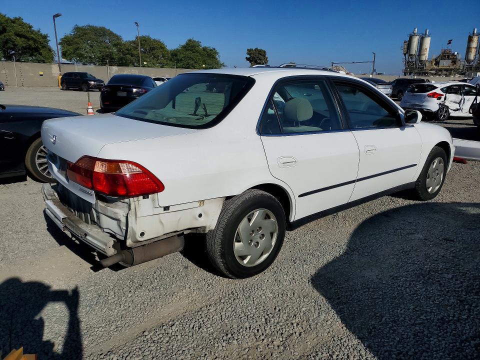 58073746 :رقم المزاد ، 1HGCG1647YA023632 vin ، 2000 Honda Accord مزاد بيع