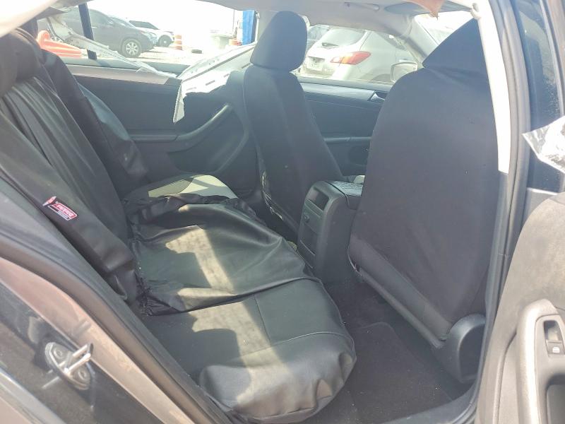 58497956 :رقم المزاد ، 3VW2B7AJ8JM212739 vin ، 2018 Volkswagen Jetta مزاد بيع