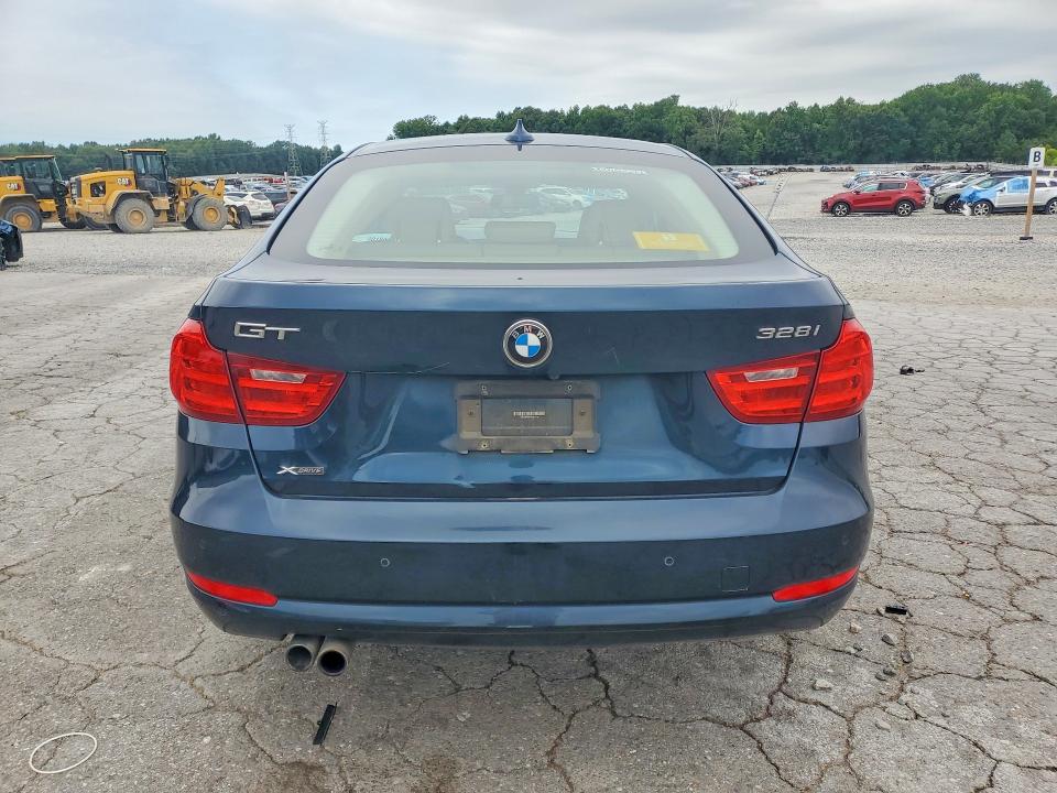 58733866 :رقم المزاد ، WBA3X5C57FD561128 vin ، 2015 Bmw 328 مزاد بيع