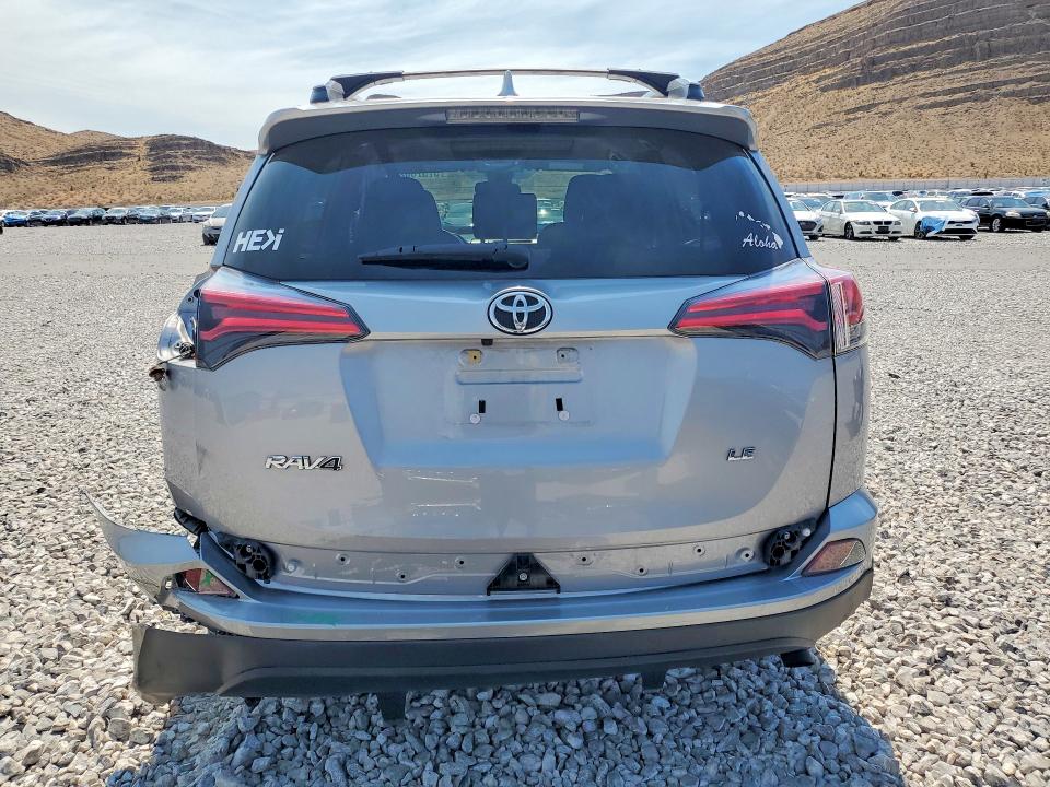 Продаж на аукціоні авто 2018 Toyota Rav4, vin: JTMZFREV9JD126253, номер лоту: 57376626