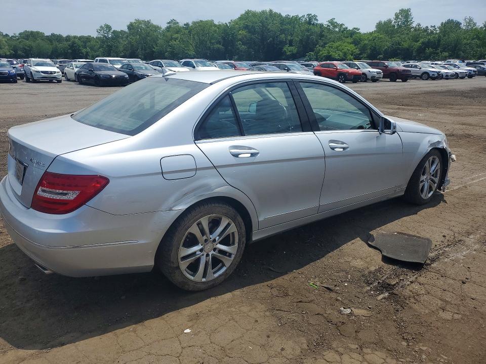 2013 Mercedes-benz C მანქანა იყიდება აუქციონზე, vin: WDDGF8AB9DR246337, აუქციონის ნომერი: 56312906