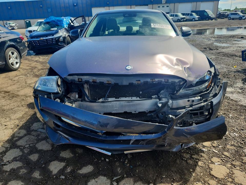 57115516 :رقم المزاد ، 55SWF4KB4GU126743 vin ، 2016 Mercedes-benz C مزاد بيع