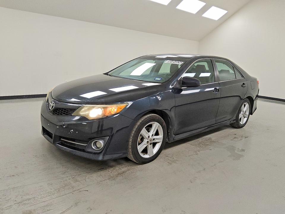 56484826 :رقم المزاد ، 4T1BF1FK7EU408349 vin ، 2014 Toyota Camry مزاد بيع