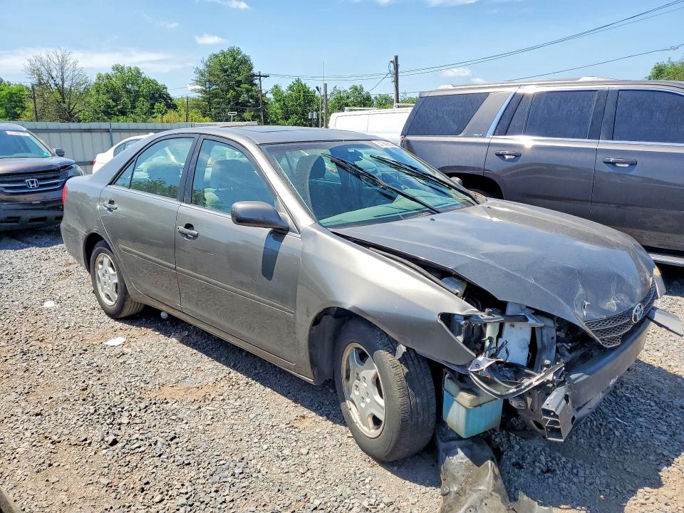 2002 Toyota Camry მანქანა იყიდება აუქციონზე, vin: 4T1BF32KX2U519376, აუქციონის ნომერი: 57362836