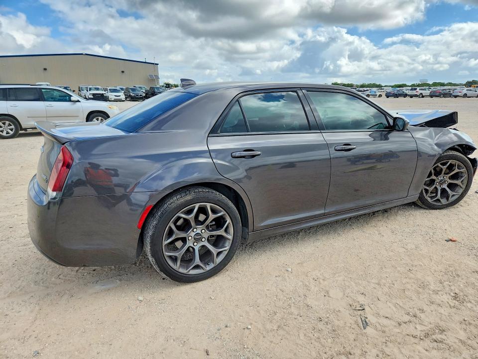 57077286 :رقم المزاد ، 2C3CCABG8JH142988 vin ، 2018 Chrysler 300 مزاد بيع
