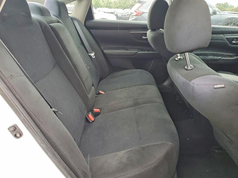 2015 Nissan Altima მანქანა იყიდება აუქციონზე, vin: 1N4AL3AP8FC586453, აუქციონის ნომერი: 58123836