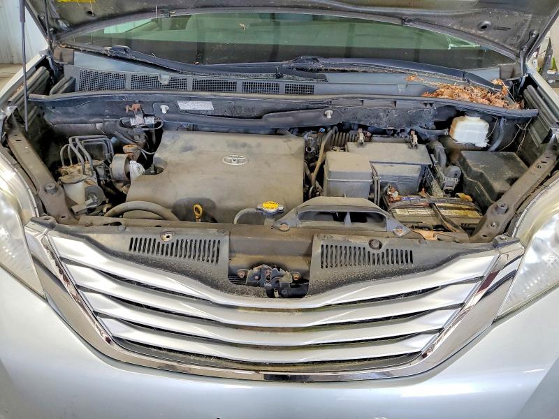 2015 Toyota Sienna მანქანა იყიდება აუქციონზე, vin: 5TDKK3DC4FS688972, აუქციონის ნომერი: 57300196