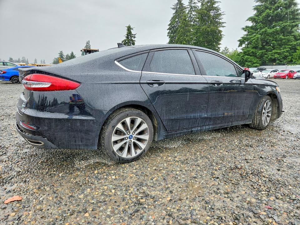 56674116 :رقم المزاد ، 3FA6P0T98KR236582 vin ، 2019 Ford Fusion مزاد بيع