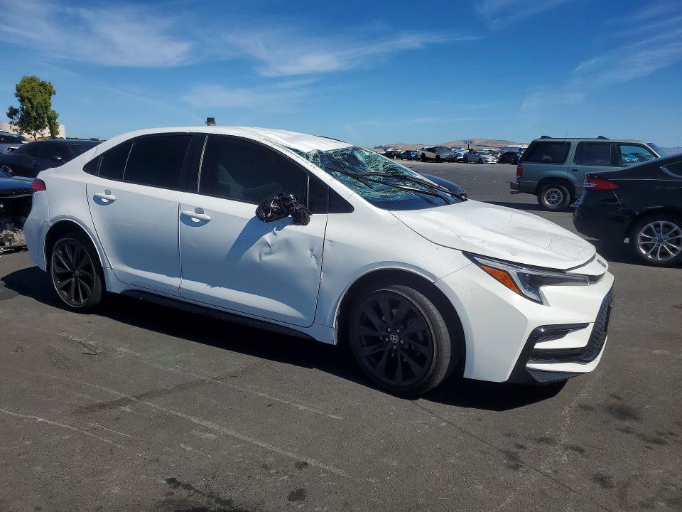 56791746 :رقم المزاد ، JTDBCMFE9R3049851 vin ، 2024 Toyota Corolla Hybrid مزاد بيع
