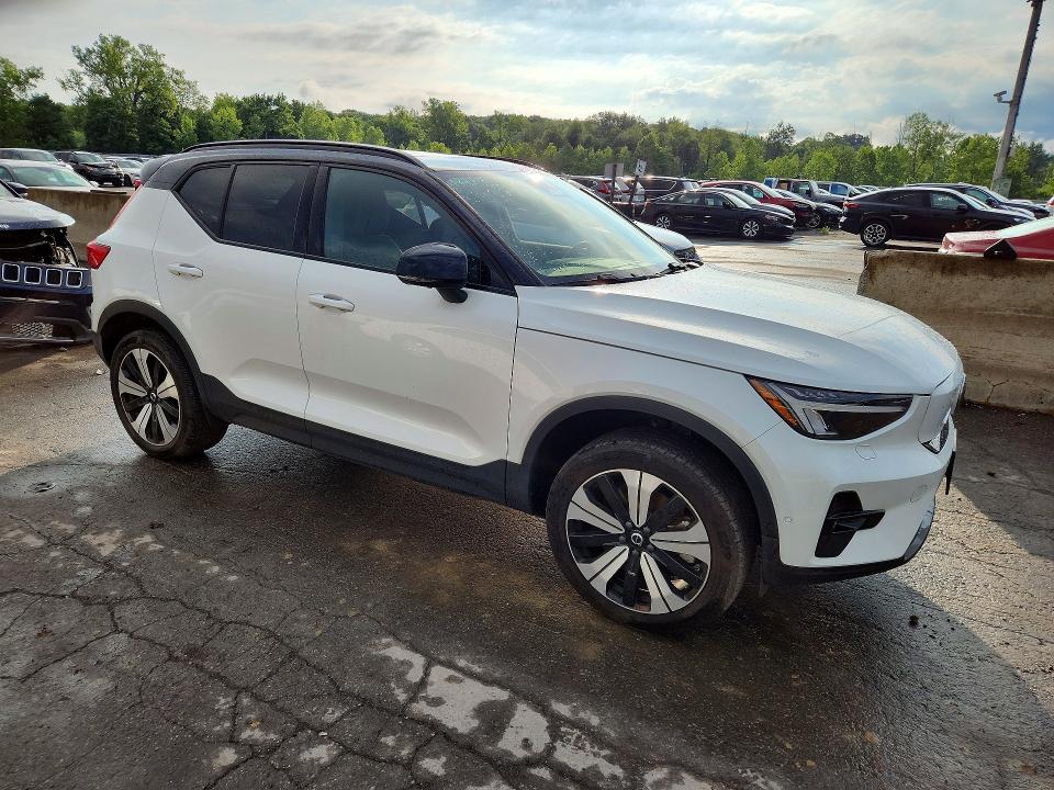 58408436 :رقم المزاد ، YV4ED3UW8P2072621 vin ، 2023 Volvo Xc40 مزاد بيع