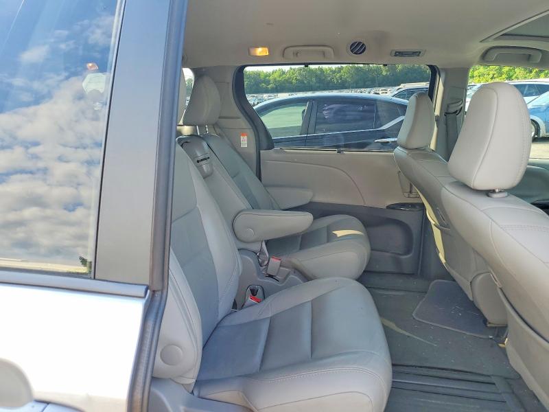 Продажа на аукционе авто 2017 Toyota Sienna, vin: 5TDYZ3DC2HS830079, номер лота: 57713846