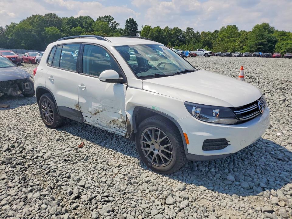 59082616 :رقم المزاد ، WVGBV7AX5JK005503 vin ، 2018 Volkswagen Tiguan Limited مزاد بيع