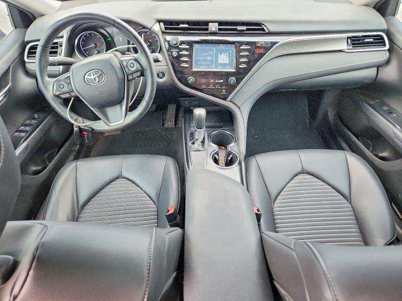 53741146 :رقم المزاد ، 4T1B11HK9JU074685 vin ، 2018 Toyota Camry مزاد بيع