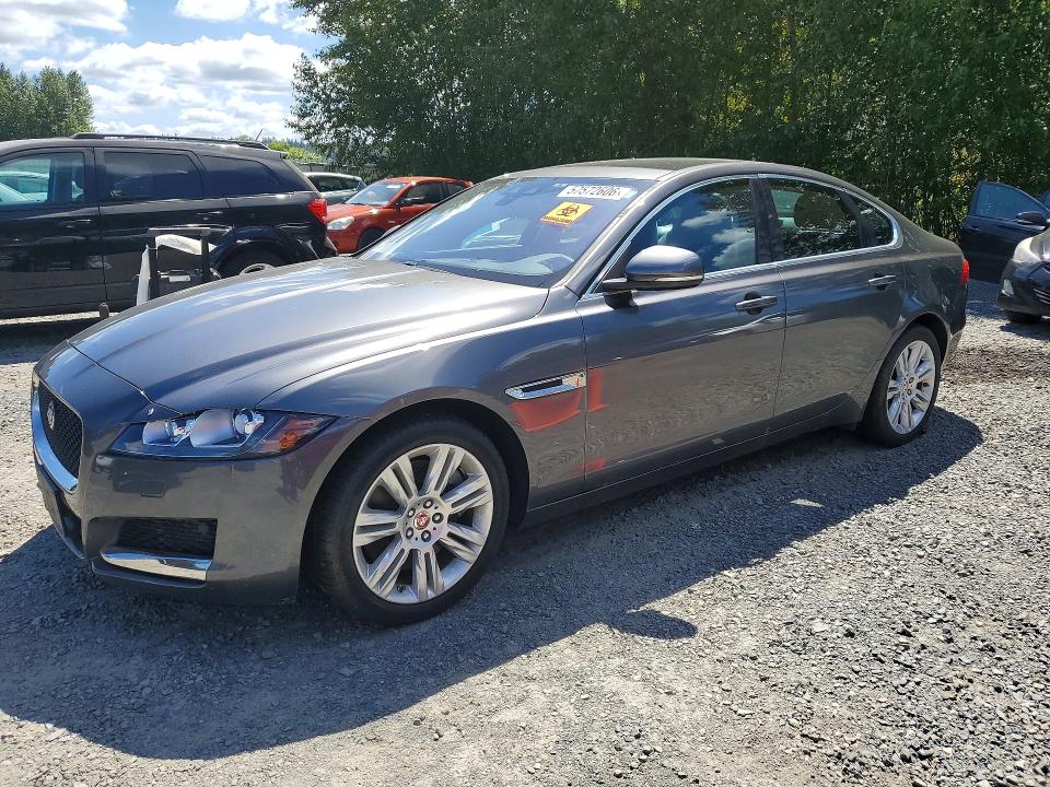 57572606 :رقم المزاد ، SAJBD4BV4HCY32658 vin ، 2017 Jaguar Xf مزاد بيع