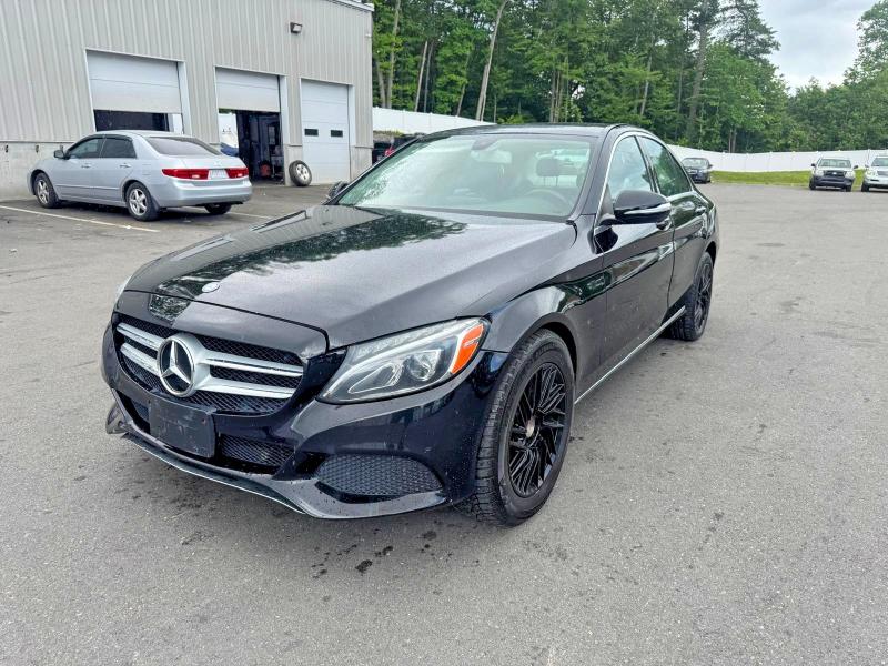 56053306 :رقم المزاد ، 55SWF4KB1FU068945 vin ، 2015 Mercedes-benz C مزاد بيع