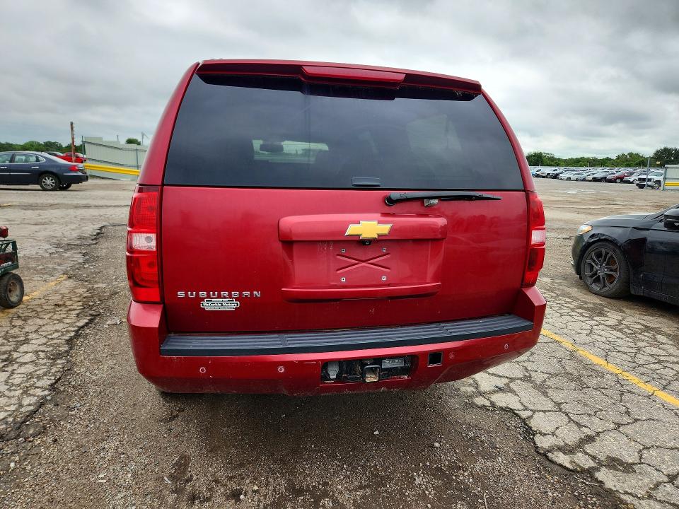 2014 Chevrolet Suburban მანქანა იყიდება აუქციონზე, vin: 1GNSKJE77ER204125, აუქციონის ნომერი: 58563416
