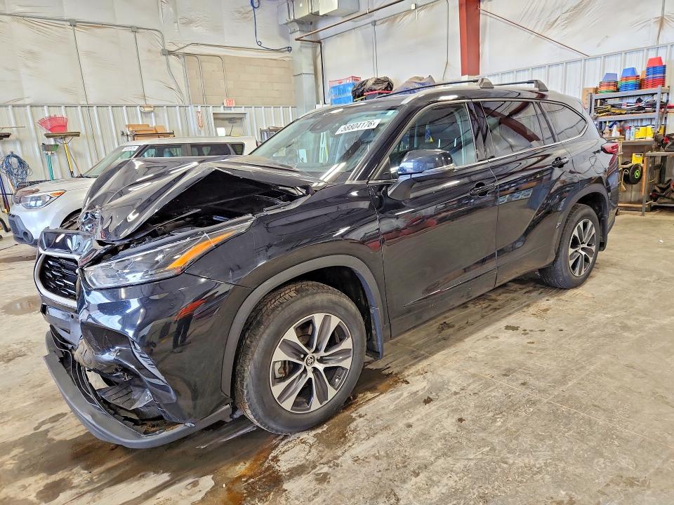 2022 Toyota Highlander მანქანა იყიდება აუქციონზე, vin: 5TDGZRBHXNS590210, აუქციონის ნომერი: 58804176