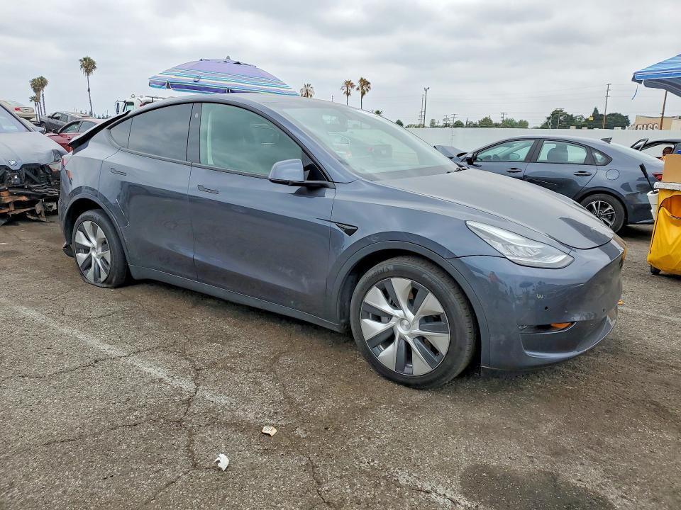 Продажа на аукционе авто 2021 Tesla Model Y, vin: 5YJYGDEE2MF090740, номер лота: 57607916